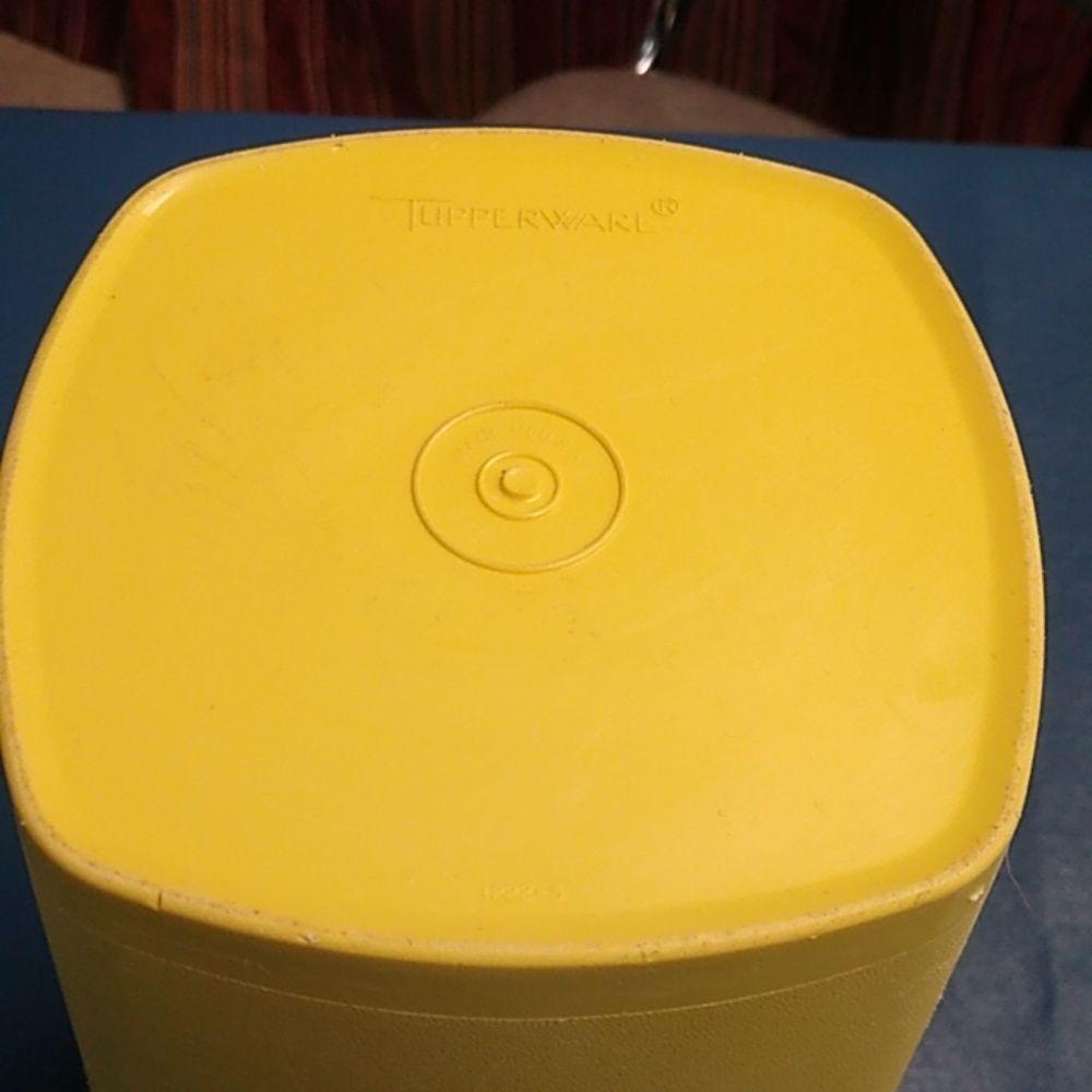 Yellow Food Storage Container - Picture 3 of 6